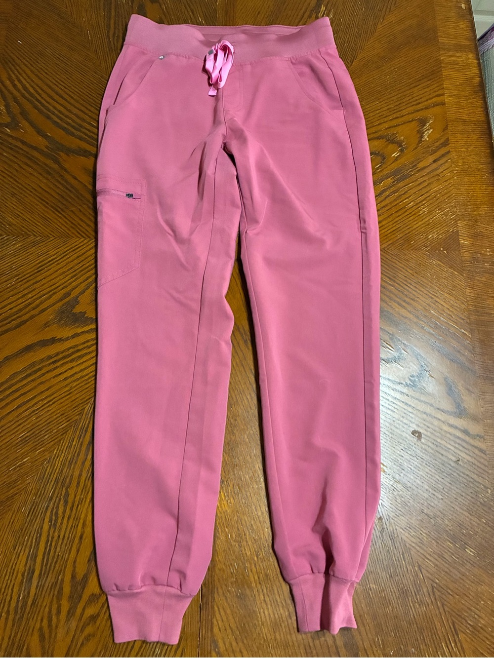 Figs Women's Rose Pink Jogger Sweatpants